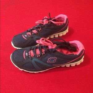 Sketchers Sneakers